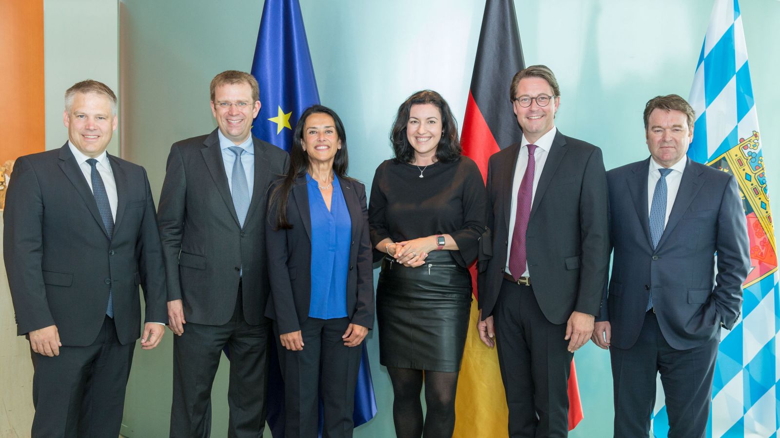 From left to right: Dr Christian Lösel (Mayor of Ingolstadt), Dr Reinhard Brandl (Member of the Bundestag), Grazia Vittadini (Airbus CTO), Dorothee Bär (Minister of State for Digital Affairs), Andreas Scheuer (Federal Minister of Transport), Bram Schot (Interim CEO and Member of the Board of Management for Sales and Marketing at AUDI AG)